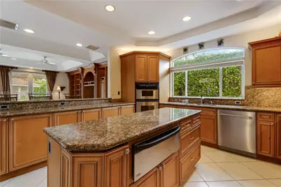 11071 SW 28th St, Miami, FL 33165 - Photo 15