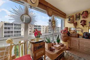 610 NE 12th Ave, Hallandale Beach, FL 33009 - Photo 11