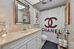 610 NE 12th Ave, Hallandale Beach, FL 33009 - Photo 17