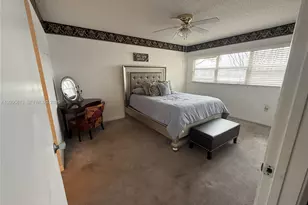 571 SW 141st Ave, Pembroke Pines, FL 33027 - Photo 17