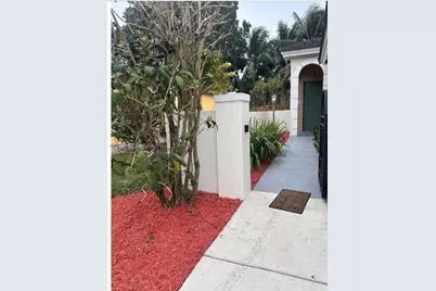 4268 NE 9th St, Homestead, FL 33033 - Photo 3