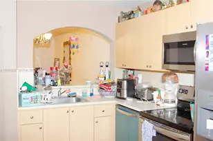 1260 SE 28th Ct, Homestead, FL 33035 - Photo 9