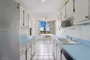 231 174th St, Sunny Isles Beach, FL 33160 - Photo 5