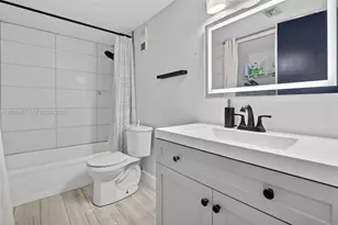 2360 Bayberry Dr, Pembroke Pines, FL 33024 - Photo 19