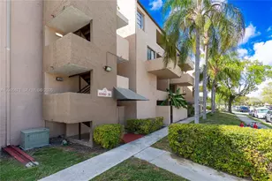 10500 SW 108th Ave, Miami, FL 33176 - Photo 3