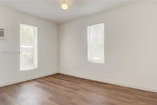 1085 NE 128th St, North Miami, FL 33161 - Photo 15