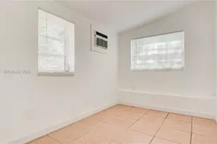 1085 NE 128th St, North Miami, FL 33161 - Photo 21