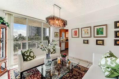 5900 Collins Ave #402, Miami Beach, FL 33140 - Photo 7