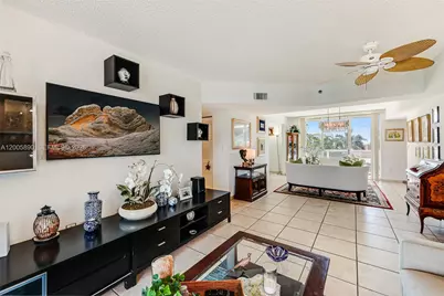 5900 Collins Ave #402, Miami Beach, FL 33140 - Photo 19