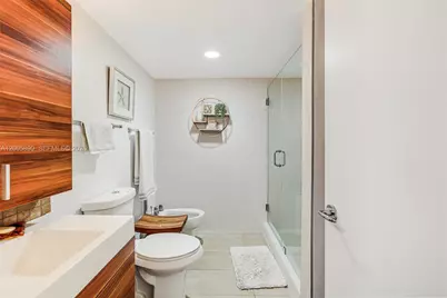 5900 Collins Ave #402, Miami Beach, FL 33140 - Photo 39