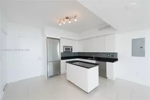 92 SW 3rd St, Miami, FL 33130 - Photo 9