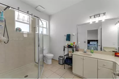 945 SW 154th Ct, Miami, FL 33194 - Photo 23