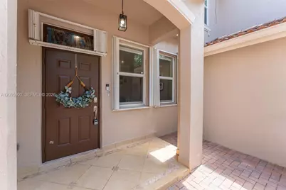 945 SW 154th Ct, Miami, FL 33194 - Photo 5