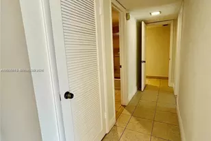 2320 S Cypress Bend Dr, Pompano Beach, FL 33069 - Photo 9