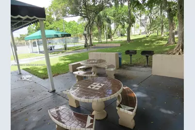 2320 S Cypress Bend Dr #204, Pompano Beach, FL 33069 - Photo 25
