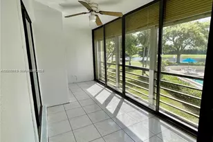 2320 S Cypress Bend Dr, Pompano Beach, FL 33069 - Photo 19