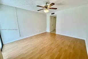 2320 S Cypress Bend Dr, Pompano Beach, FL 33069 - Photo 17