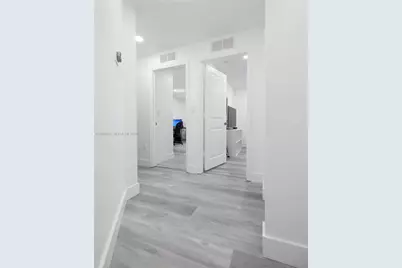 345 NE 194th Ln, Miami, FL 33179 - Photo 9