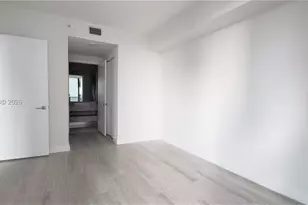 55 SW 9th St, Miami, FL 33130 - Photo 13