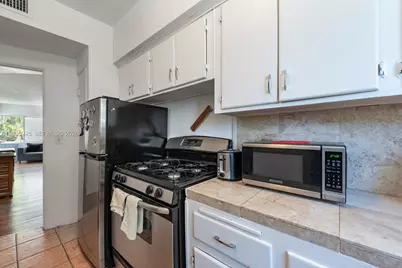 6941 Bay Dr #B3, Miami Beach, FL 33141 - Photo 7