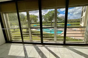 2320 S Cypress Bend Dr, Pompano Beach, FL 33069 - Photo 21