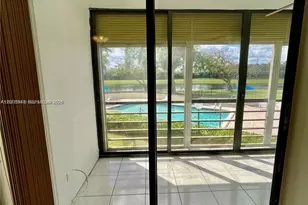 2320 S Cypress Bend Dr, Pompano Beach, FL 33069 - Photo 19
