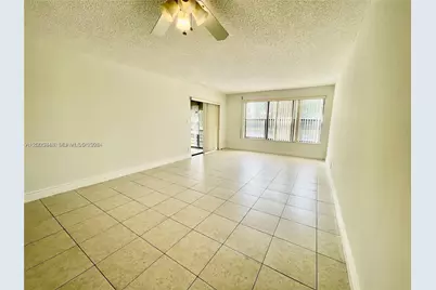2320 S Cypress Bend Dr #204, Pompano Beach, FL 33069 - Photo 9