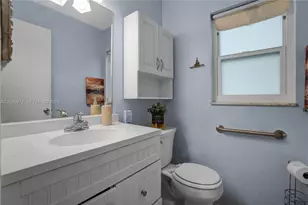 410 SW Natura Ave, Deerfield Beach, FL 33441 - Photo 19