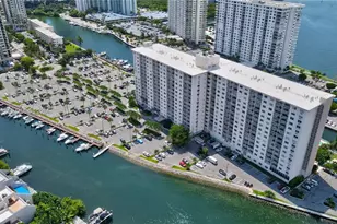 400 Kings Point Dr, Sunny Isles Beach, FL 33160 - Photo 9