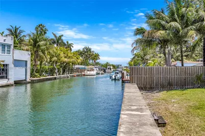 1051 NE 83rd St, Miami, FL 33138 - Photo 9
