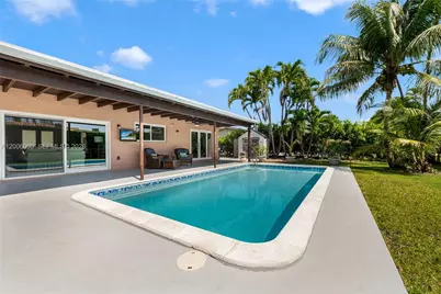 9321 SW 104th Ct, Miami, FL 33176 - Photo 17