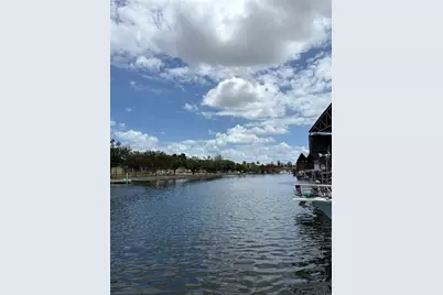 2415 NW 16th St Rd #11, Miami, FL 33125 - Photo 3
