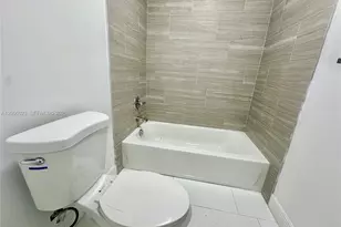 1095 NE 149th St, Miami, FL 33161 - Photo 15