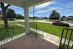 1095 NE 149th St, Miami, FL 33161 - Photo 9