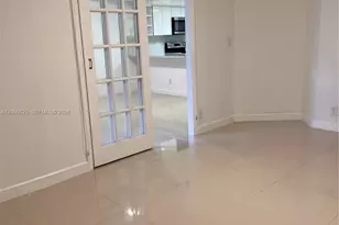 8290 Lake Dr, Doral, FL 33166 - Photo 19