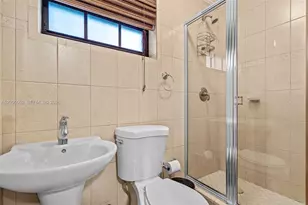 766 W 36th St, Hialeah, FL 33012 - Photo 39