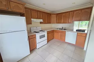 1000 NE 14th Ave, Hallandale Beach, FL 33009 - Photo 3