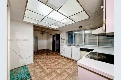 750 N Douglas Rd, Pembroke Pines, FL 33024 - Photo 3