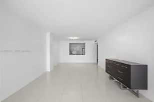 19390 Collins Ave, Sunny Isles Beach, FL 33160 - Photo 9