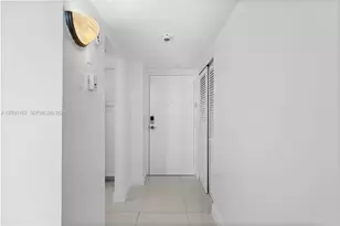 19390 Collins Ave, Sunny Isles Beach, FL 33160 - Photo 21