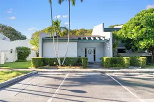 1064 NW 97th Ave, Pembroke Pines, FL 33024 - Photo 3