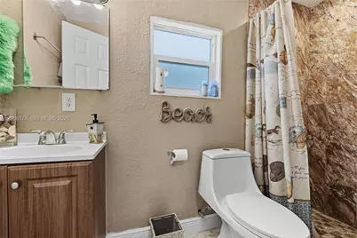 1132 W 71st St, Hialeah, FL 33014 - Photo 13