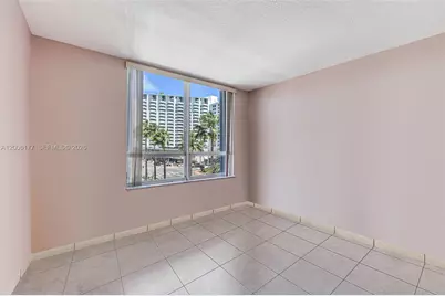 2642 Collins Ave #306, Miami Beach, FL 33140 - Photo 29