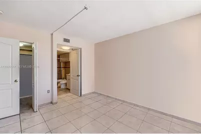 2642 Collins Ave #306, Miami Beach, FL 33140 - Photo 25