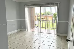 9405 SW 76th St, Miami, FL 33173 - Photo 5