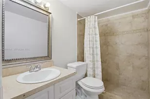 183 Lakeview Dr, Weston, FL 33326 - Photo 21