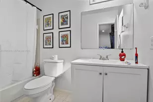 10431 NW 3rd St, Pembroke Pines, FL 33026 - Photo 17