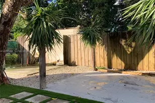 2036 SW 57th Ct, Miami, FL 33155 - Photo 13