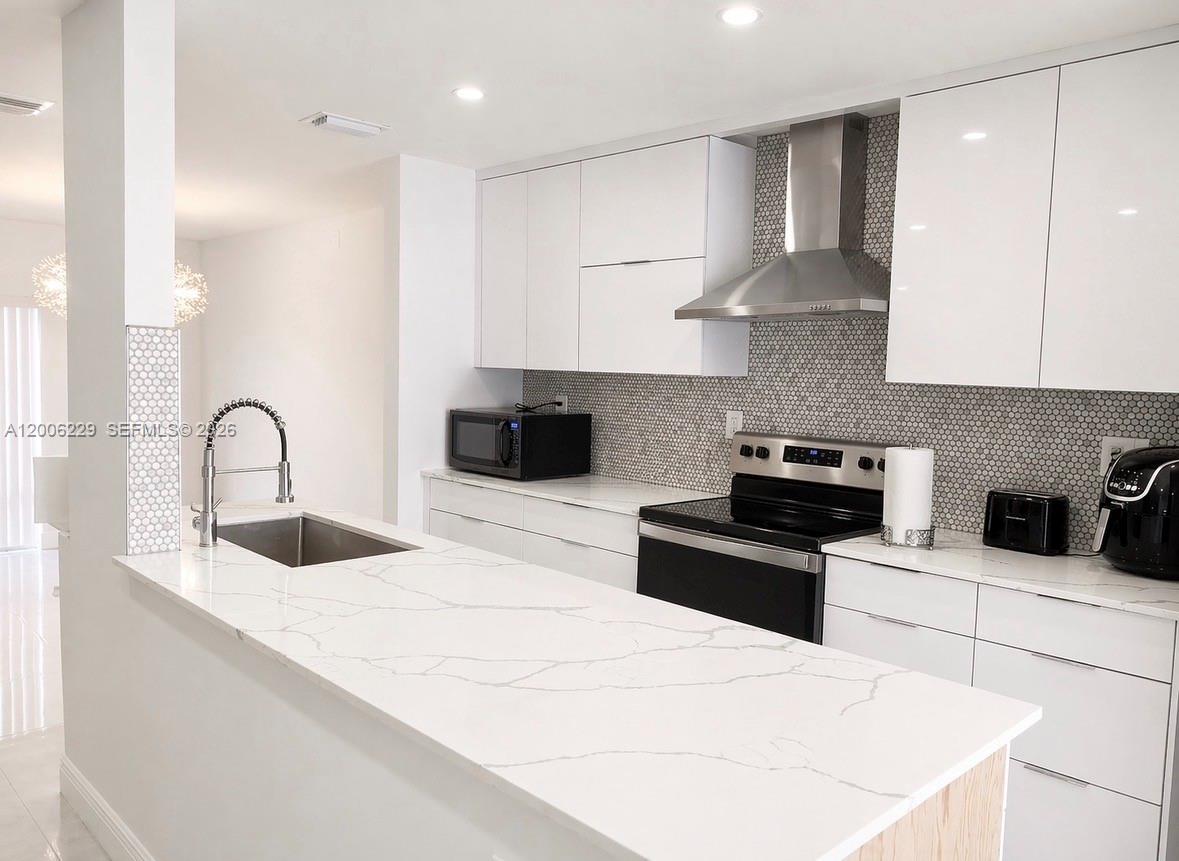 8224 NW 9th Ct #3 main architectural view