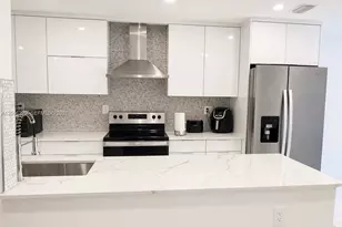 8224 NW 9th Ct, Plantation, FL 33324 - Photo 5